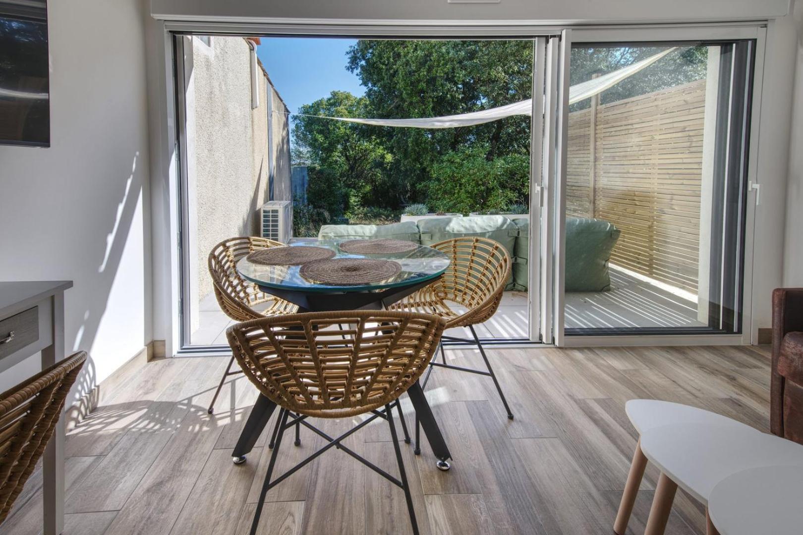 Emeraude ~ Jardin ~ Parking ~ Climatisation Apartment *